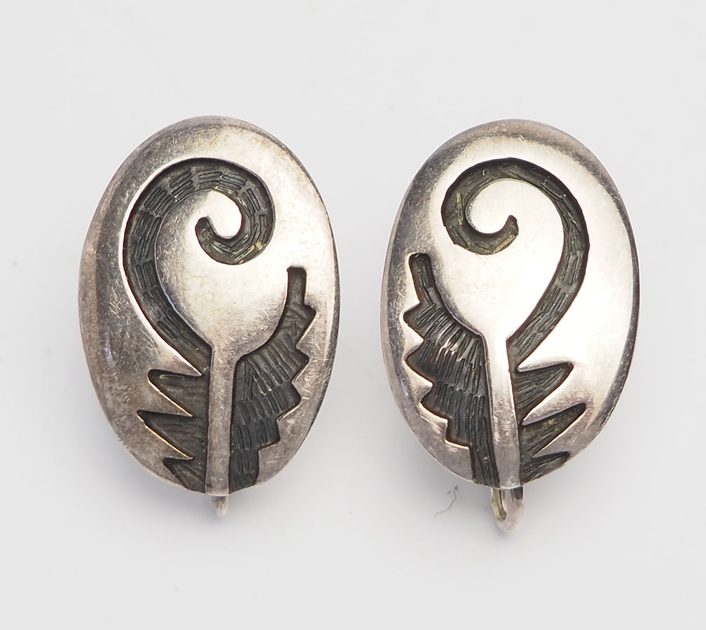 Vintage Hopi Native American sterling silver screw back