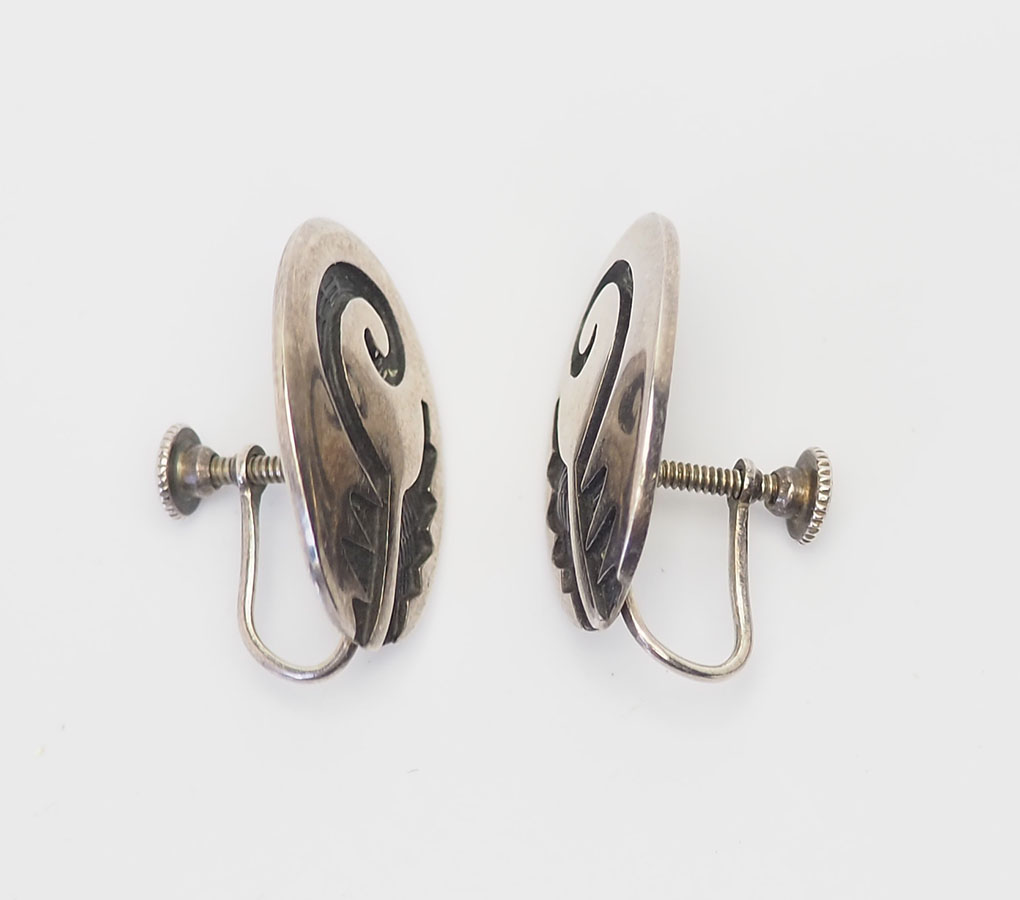Vintage Hopi Native American sterling silver screw back