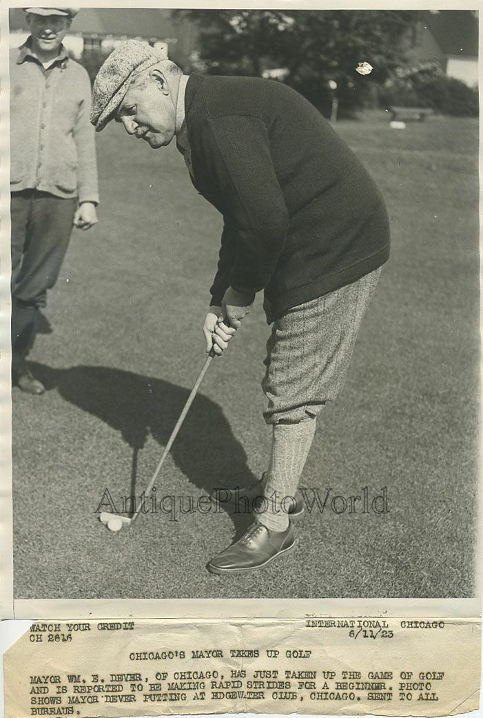 Chicago mayor W. Dever playing golf antique photo