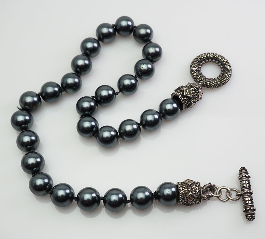 Elegant vintage faux Tahitian black pearl necklace ornate sterling ...